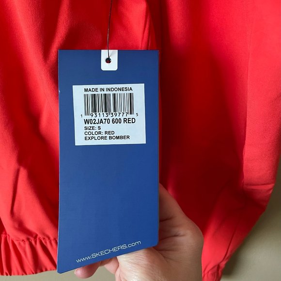 Skechers Explore Bomber Jacket in Red - Picture 6 of 12